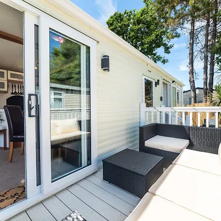 Beach Haven Caravan: Dog-Friendly Retreat in Prestatyn Exterior photo