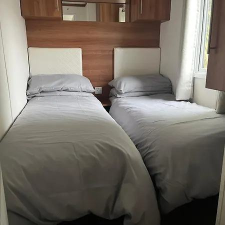 Beach Haven Caravan: Dog-Friendly Retreat in Prestatyn Exterior photo