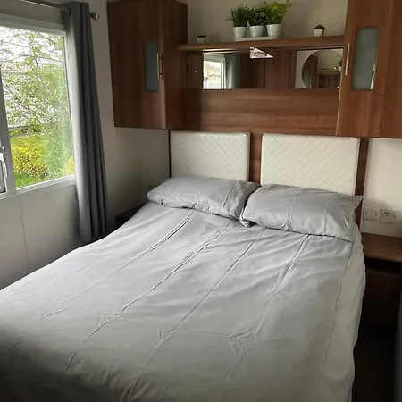 Beach Haven Caravan: Dog-Friendly Retreat in Prestatyn Exterior photo