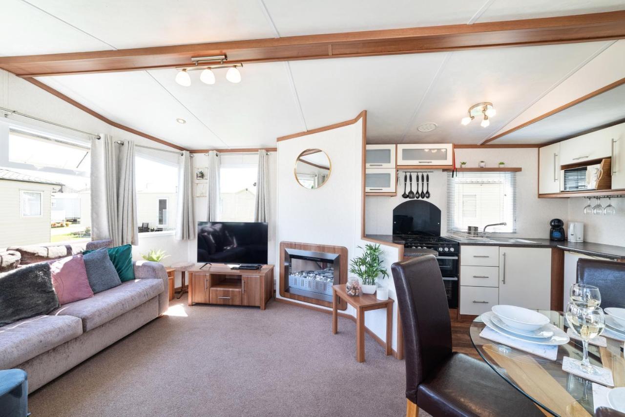 Holiday home Haven Caravan: Dog-friendly Retreat In