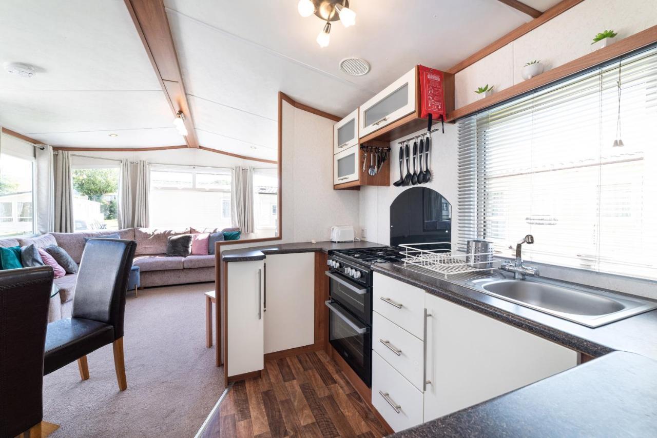 Holiday home Haven Caravan: Dog-friendly Retreat In